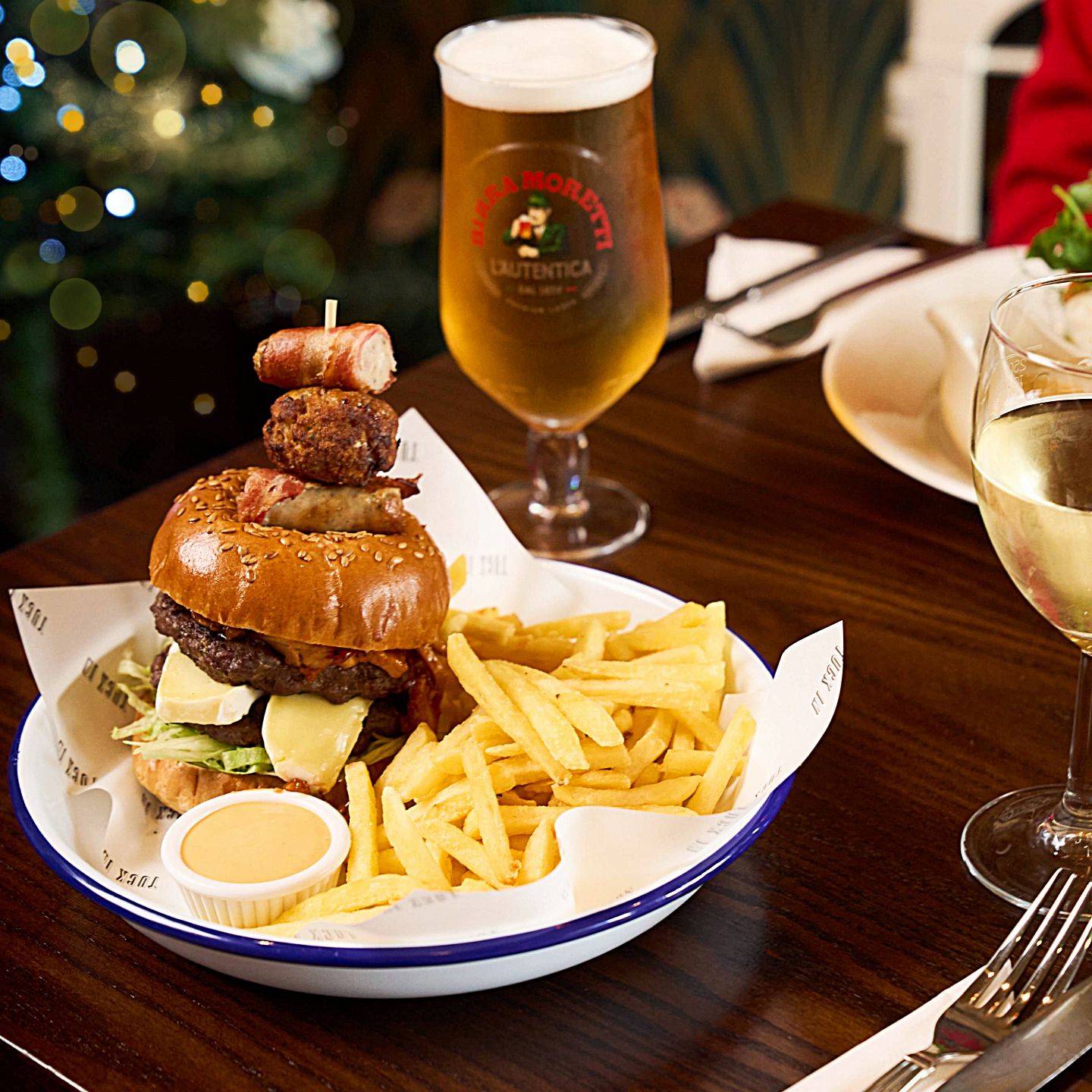 Festive Lunch & Dinner at The Swan in Mansfield